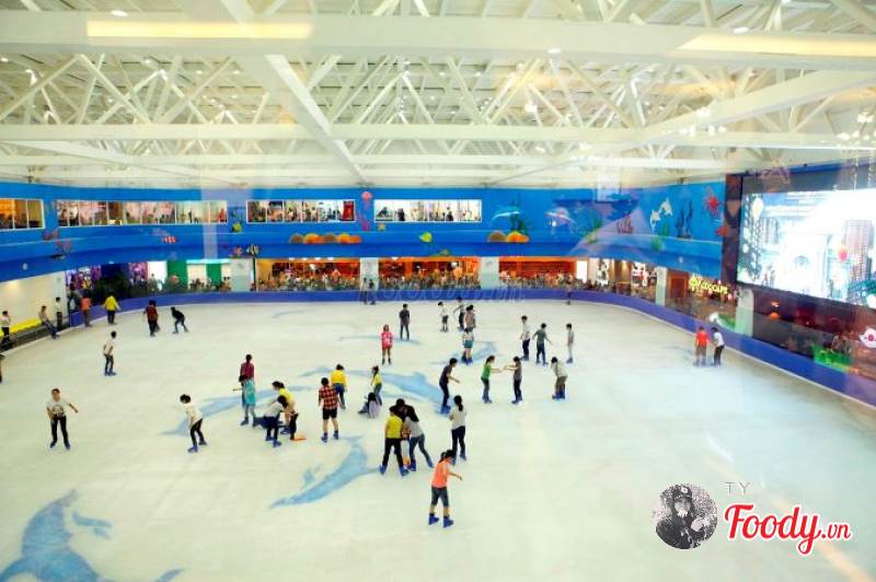 Sân trượt băng Vincom Thảo Điền