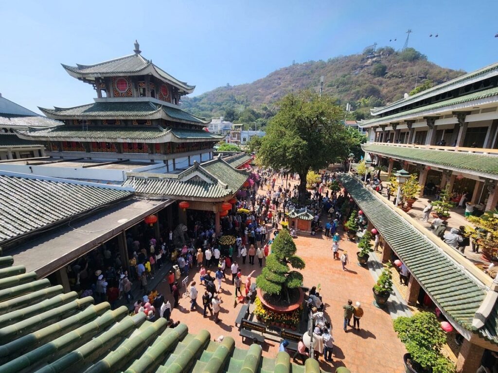 Vieng chua ba chau doc